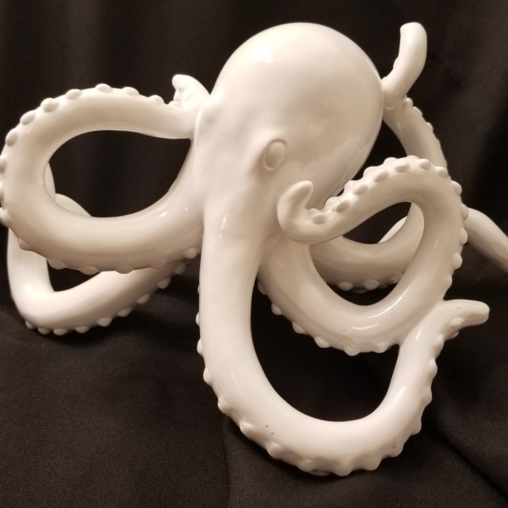 WHITE CERAMIC OCTOPUS
